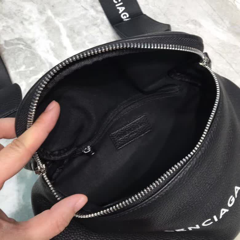 BALENCIAG巴黎世家 2018新品 斜挎包  BL1844